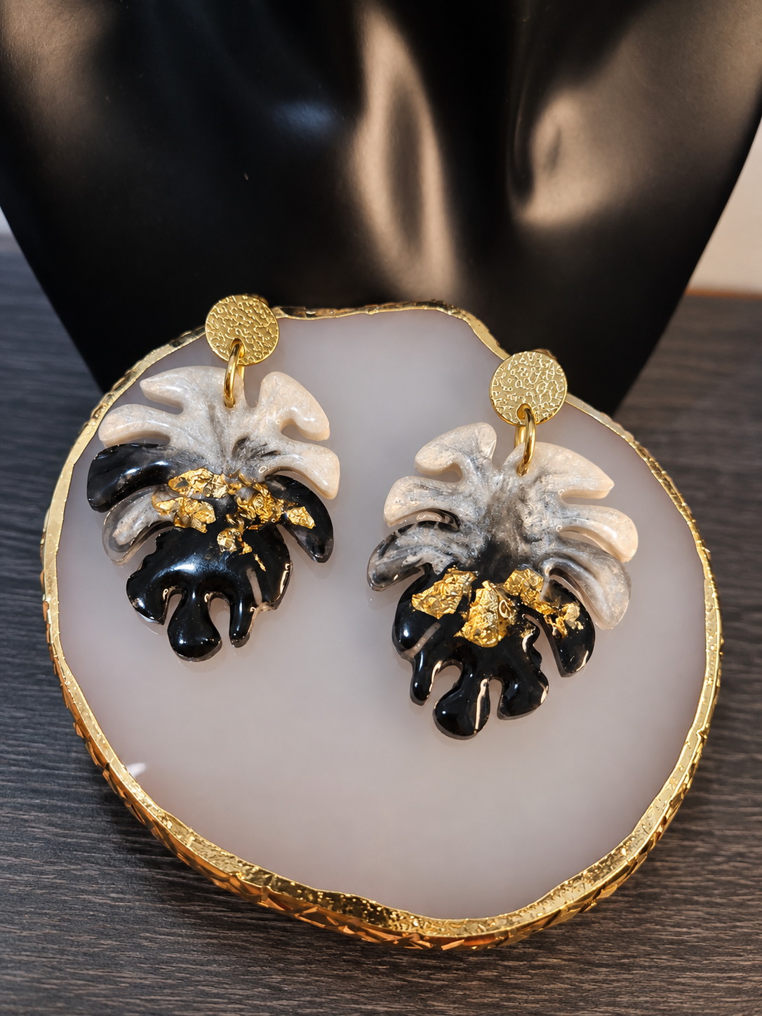Monstera Gold Flake Earrings